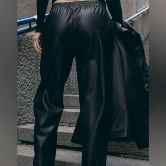 Zara NWT women’s joggers Size L shiny black polyurethane - Picture 3 of 12